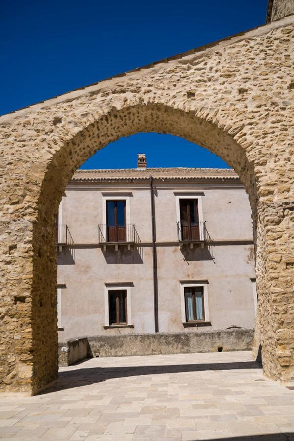 Palazzo Laureano - Dimora Storica Hotel Tricarico Ngoại thất bức ảnh