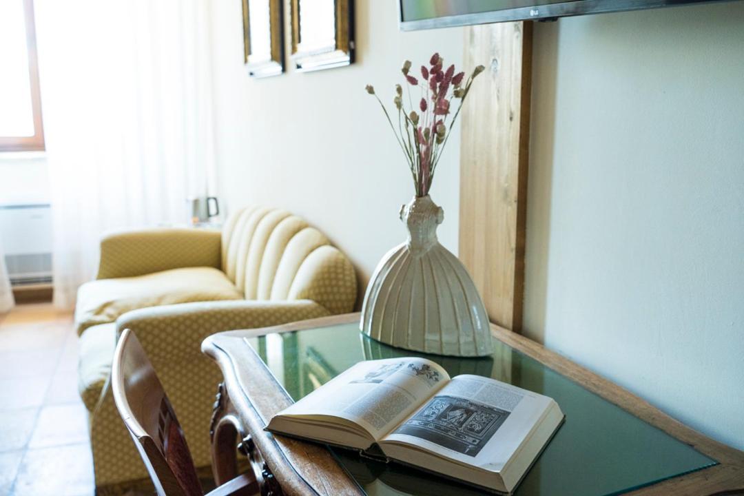 Palazzo Laureano - Dimora Storica Hotel Tricarico Ngoại thất bức ảnh