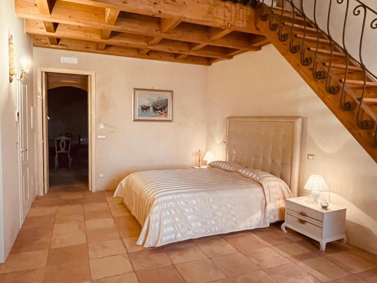 Palazzo Laureano - Dimora Storica Hotel Tricarico Ngoại thất bức ảnh